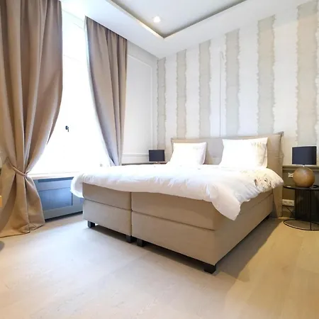 Bed & Breakfast La Maison De La Duchesse De La Valliere - Parking Prive Gratuit