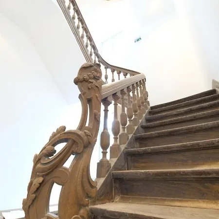 La Maison De La Duchesse De La Vallière - Parking Privé Gratuit 3* Mons