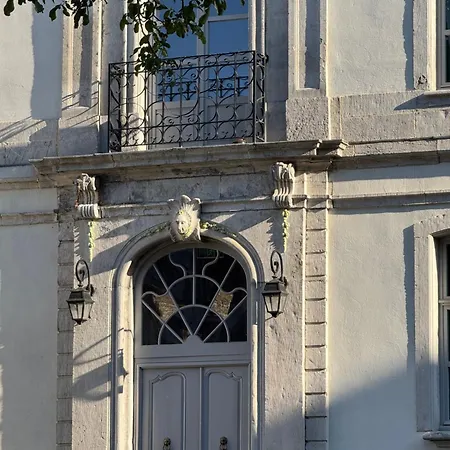 La Maison De La Duchesse De La Valliere - Parking Prive Gratuit Bed & Breakfast 3*