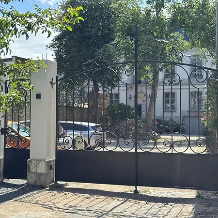 La Maison De La Duchesse De La Valliere - Parking Prive Gratuit Bed & Breakfast