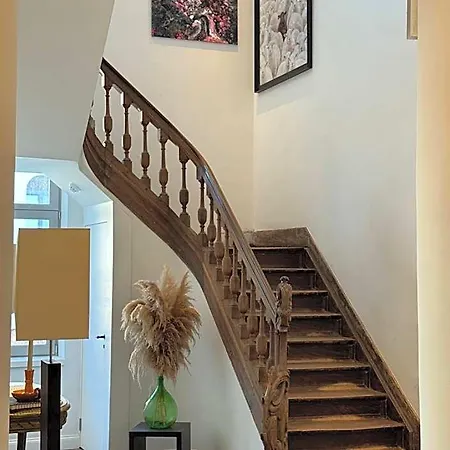 La Maison De La Duchesse De La Valliere - Parking Prive Gratuit Oda ve Kahvaltı Mons