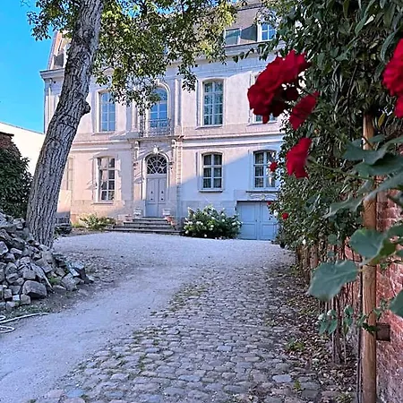 Oda ve Kahvaltı La Maison De La Duchesse De La Valliere - Parking Prive Gratuit Mons