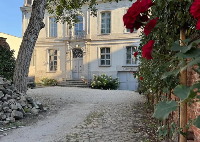 לינה וארוחת בוקר La Maison De La Duchesse De La Valliere - Parking Prive Gratuit 3*